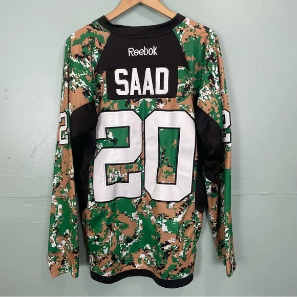 VTG CCM Reebok Chicago Blackhawks Brandon Saad Jersey Camo Veterans Sz 48 NHL